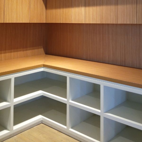 Estantes e Armários Sob Medida