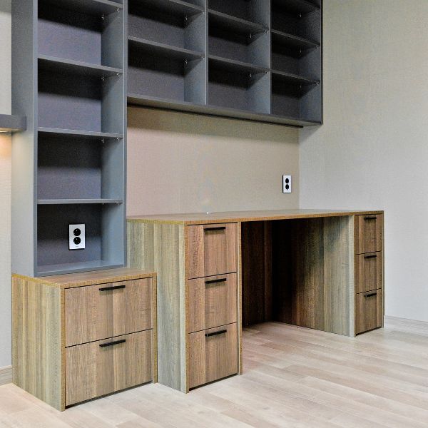 Estantes e Armários Sob Medida